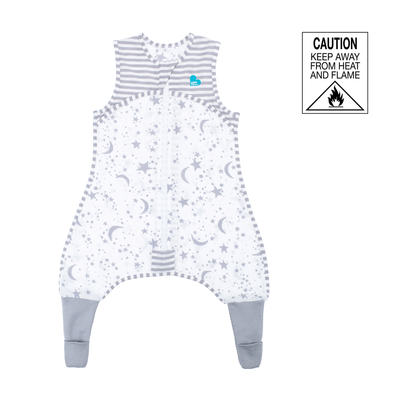 The Love to Dream Sleep Suit Lite is the perfect summer sleepsuit for your growing young one. The ‘2 in 1’ feet can be covered for bedtime or uncovered for playtime. The foot cuffs are made from jersey-knit cotton for extra snugness and feature anti-slip dots for safer play.