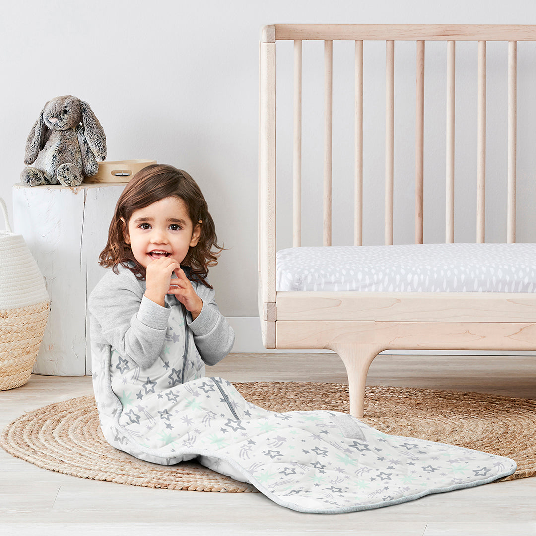 Our Love to Dream Sleep Bag™ Extra Warm is a super snuggly, wearable blanket – designed to eliminate the need for loose blankets in the cot & ensuring a more comfortable sleep, day or night. With 3.5 TOG fabric, it is perfect for keeping your little one warm through chilly winter weather.