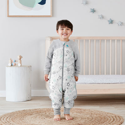 Our premium Love to Dream Sleep Suit™ is a versatile “all-in-one” wearable blanket, made with ultra-soft & high-quality organic cotton. The Extra Warm 3.5 TOG quilted blanket is designed to keep little ones warm, whilst the built-in legs provide freedom of movement for morning & night play – perfect for little wrigglers.