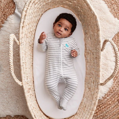 Our Basic Layer-Up Winter Bundle combines the new Love to Dream™ romper & much loved winter Swaddle Up™ 2.5 TOG. The romper can be worn during the day or for naps, as an added layer under the swaddle for those colder nights.