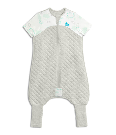 The Love to Dream Sleep Suit™ 1.0 TOG is the perfect sleep suit for your growing young one. The '2 in 1’ feet can be covered for bedtime, or uncovered for playtime. The foot cuffs, made from jersey-knit cotton, provide extra snugness and feature anti-slip dots for safer play.