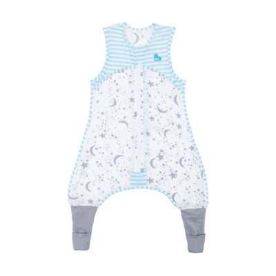 The Love to Dream Sleep Suit Lite is the perfect summer sleepsuit for your growing young one. The ‘2 in 1’ feet can be covered for bedtime, or uncovered for playtime. The foot cuffs are made from jersey-knit cotton for extra snugness and feature anti-slip dots for safer play. 