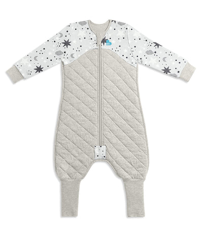 The Love to Dream Sleep Suit™ 3.5 TOG is the perfect winter sleepsuit for your growing young one. The ‘2 in 1’ feet can be covered for bedtime, or uncovered for playtime. The foot cuffs are made from jersey-knit cotton for extra snugness and feature anti-slip dots for safer play.