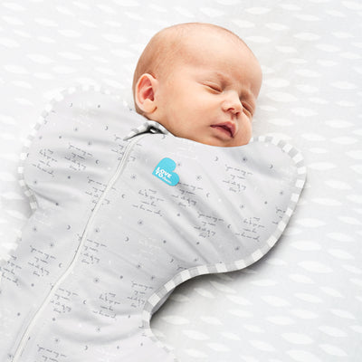 The Swaddle Up™ is the only zip-up swaddle with patented “wings” that allows your baby to sleep in a natural Arms Up™ position for true Self-Soothing™. Made with 0.2 TOG fabric, the Swaddle Up™ Lite is perfect for warm summer days and nights.