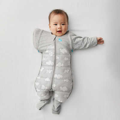 Preserve your precious sleep routine when it’s time to transition. The five-piece Swaddle Up™ Transition Suit Warm 2.5 TOG helps your baby to gradually adjust to sleeping un-swaddled, then also serves as a cosy sleep & play suit. Perfect for those cold winter months.