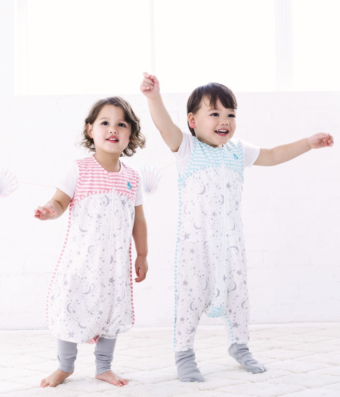 The Love to Dream Sleep Suit Lite is the perfect summer sleepsuit for your growing young one. The ‘2 in 1’ feet can be covered for bedtime, or uncovered for playtime. The foot cuffs are made from jersey-knit cotton for extra snugness and feature anti-slip dots for safer play. 